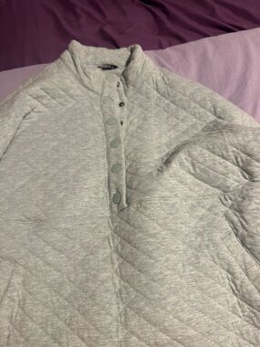 Eddie Bauer Heathered Light Gray Quilted Snap Pullover